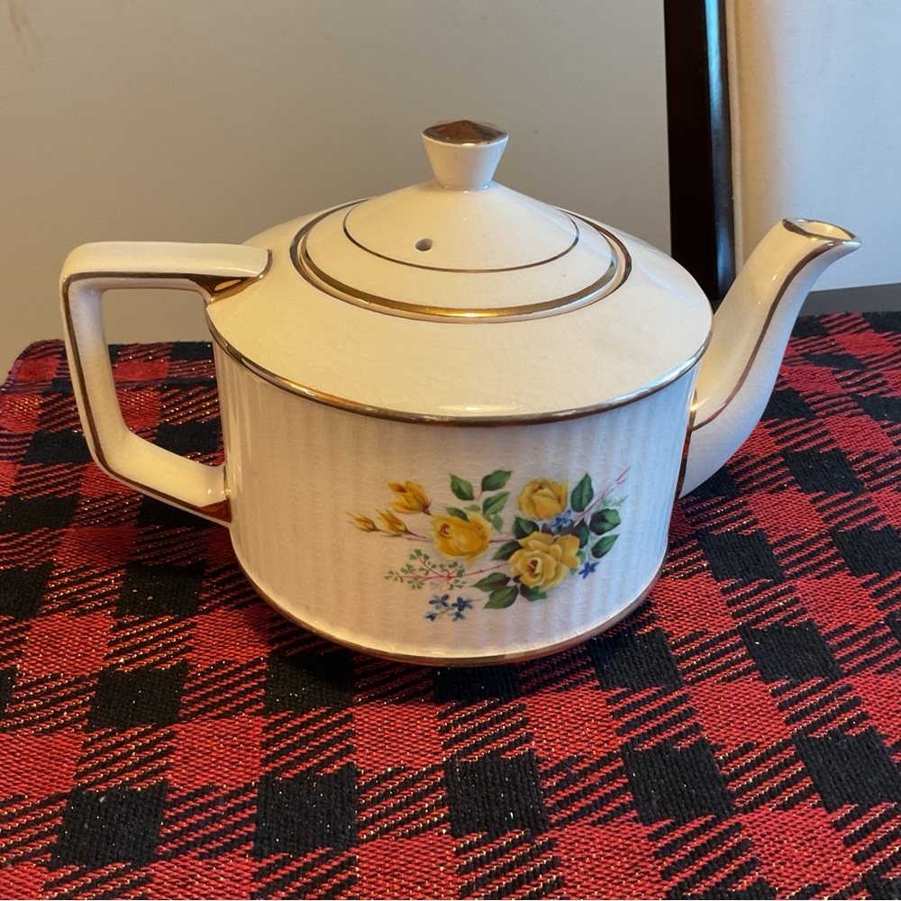 Sandler Cream Teapot with Floral Design